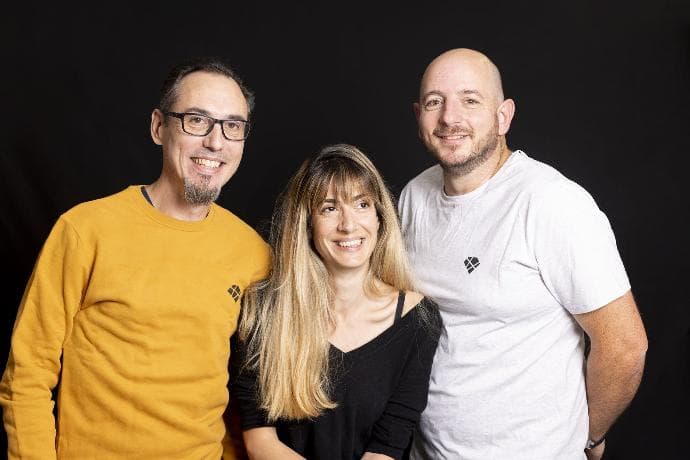 Trois membres de l’équipe commerciale Fuu réunis pour un portrait.